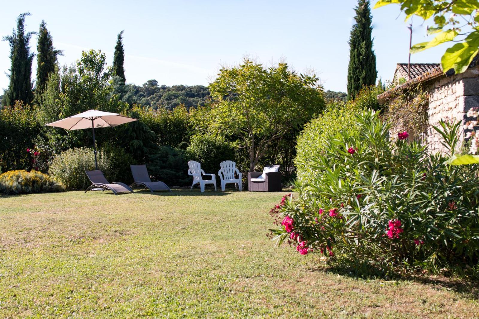 Villevieille Mas De La Rivoire B&B מראה חיצוני תמונה