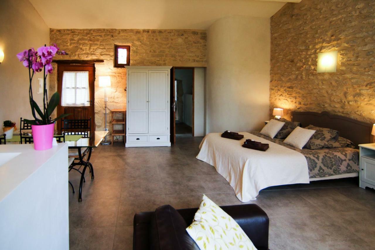 Villevieille Mas De La Rivoire B&B מראה חיצוני תמונה